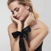 Черные ленты для связывания SILKY SENSUAL HANDCUFFS - Bijoux Indiscrets - купить с доставкой в Костроме