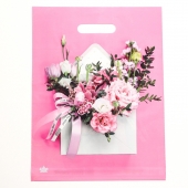 Розовый пакет с цветочным принтом и вырубной ручкой (40х31 см) - Сима-Ленд - купить с доставкой в Костроме