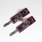 Черные кожаные наручники с розовой строчкой - Crazy Handmade - купить с доставкой в Костроме