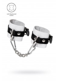Бело-черные кожаные наручники с одним ремешком с люверсами - Pecado - купить с доставкой в Костроме