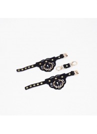 Черные кожаные наручники с клепками, кольцами и золотистой фурнитурой - Crazy Handmade - купить с доставкой в Костроме