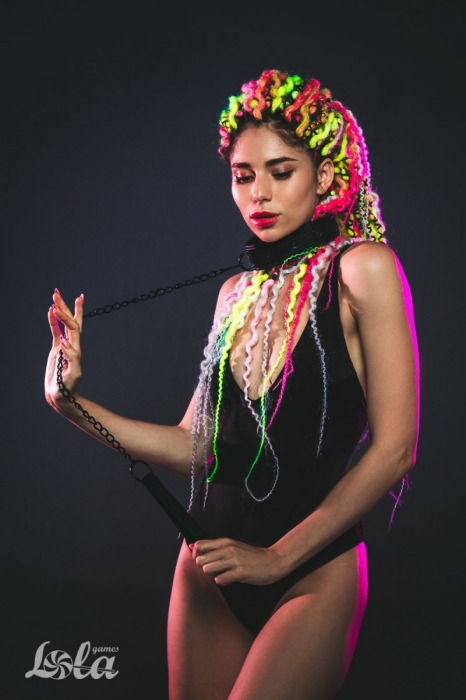 Черный ошейник с поводком Kinky - Lola Games - купить с доставкой в Костроме