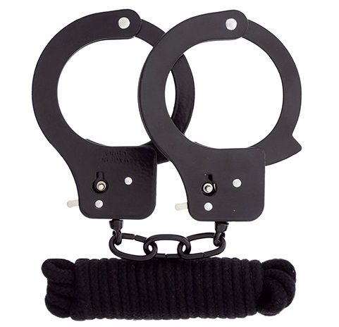 Чёрные наручники из листового металла в комплекте с веревкой BONDX METAL CUFFS LOVE ROPE SET - Dream Toys - купить с доставкой в Костроме