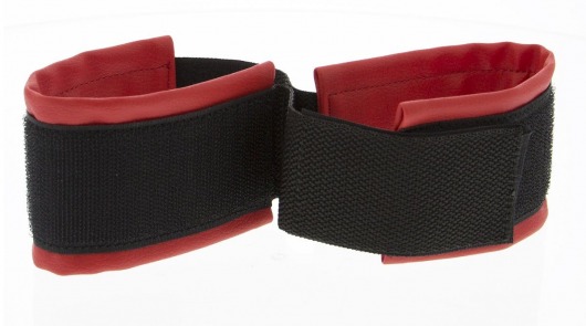Полиуретановые манжеты для фиксации рук вместе Bound Together Wrist Restraints - Blush Novelties - купить с доставкой в Костроме